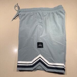 Alo Yoga Perforated Basketball Shorts – Light Blue / Grey | Size S